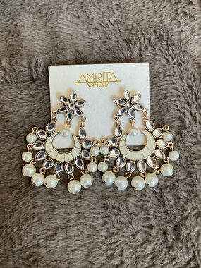 NWT Amrita Singh Chandbali Earrings